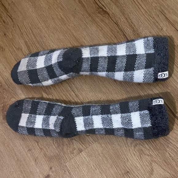 UGG Men's Grey and White Plaid Socks - Picture 3 of 9